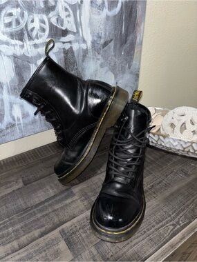Dr. Martens Shoes | 1460 lace up
Boot In Black Wonens SZ 7